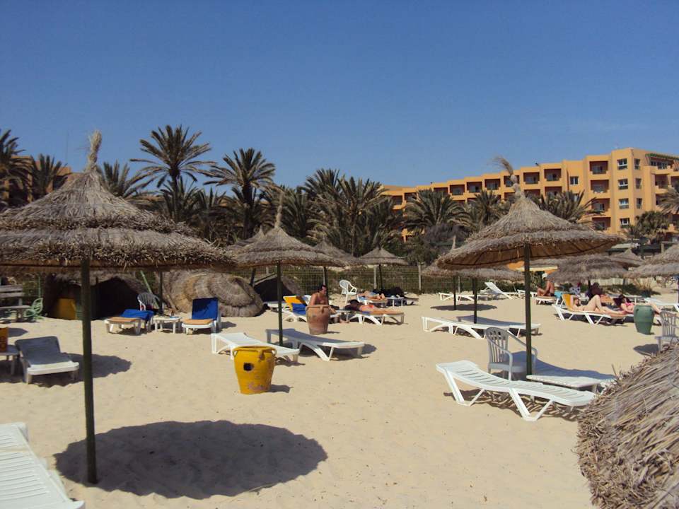 Blick vom Stand zum Hotel El Ksar Resort & Thalasso