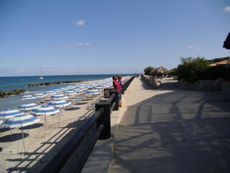 Blick nach rechts Villaggio Torre Ruffa Robinson