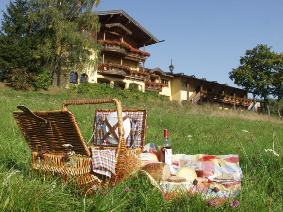Romantikhof im Sommer Ante Romantikhof Alte Wiesen