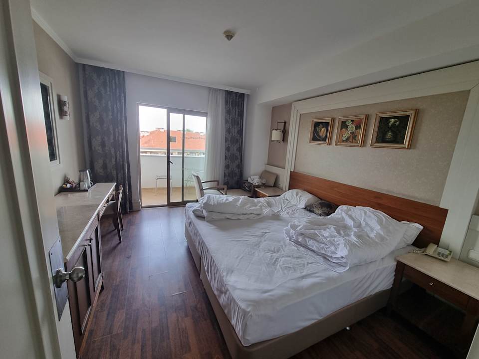 Zimmer Alba Queen Hotel