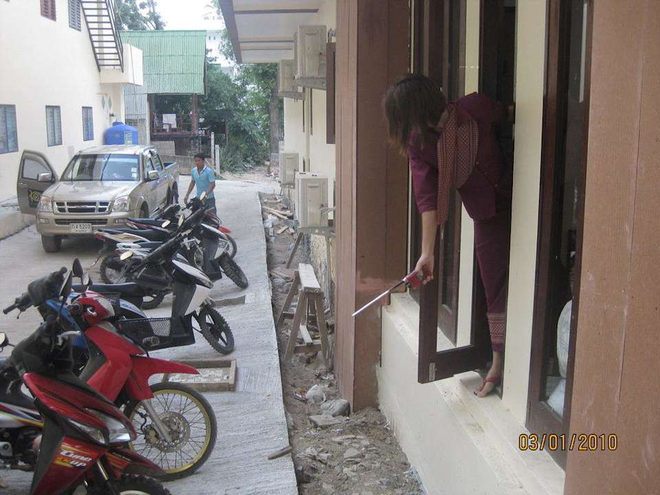 Neben dem Hoteleingang Koh Tao Regal Resort