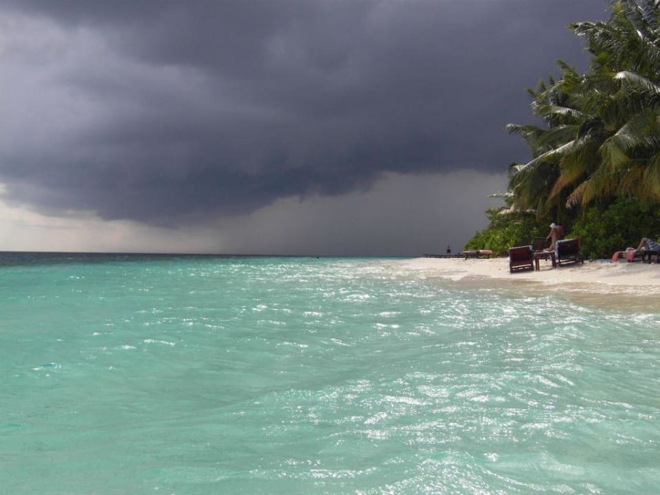 da kommt ein Gewitter Vilamendhoo Island Resort & Spa