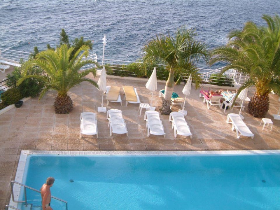 Blick auf Pool Hotel Cais da Oliveira