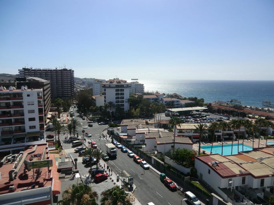 Ausblick von Dachterrasse Bull Escorial & Spa