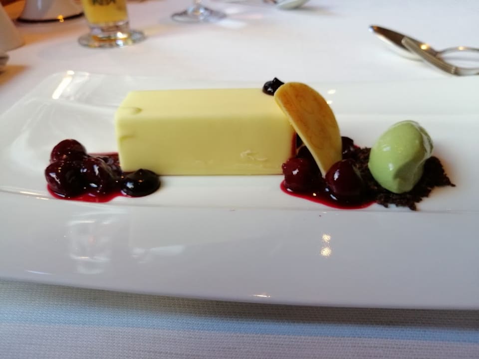 Gastro Hotel Trofana Royal