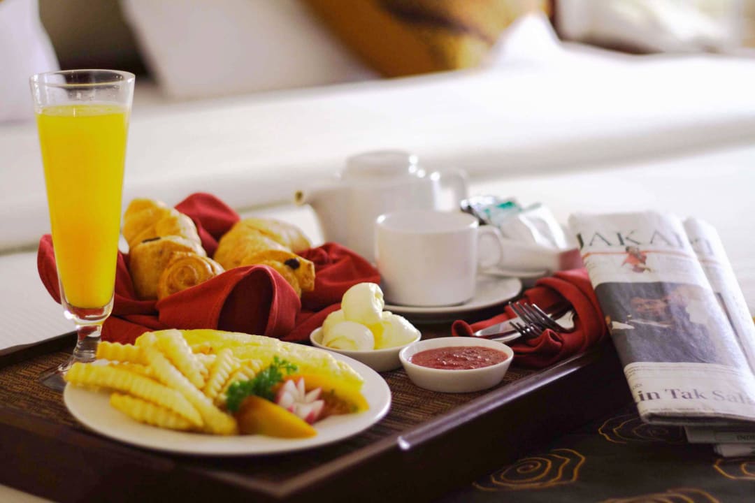 24 Hours Room Service Travellers Hotel Jakarta