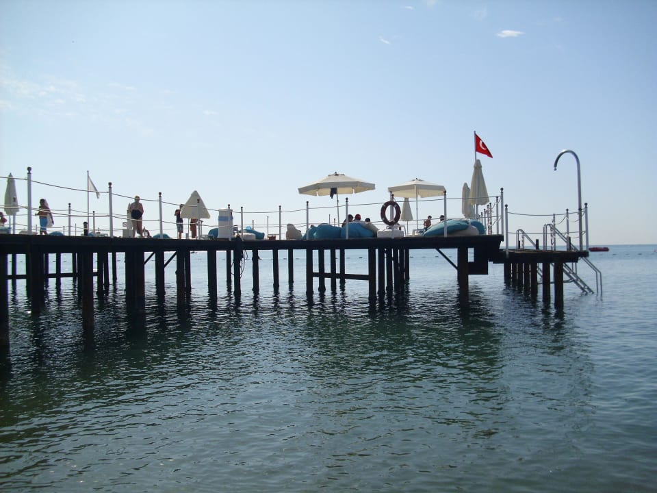 Strand Hotel Miracle Resort