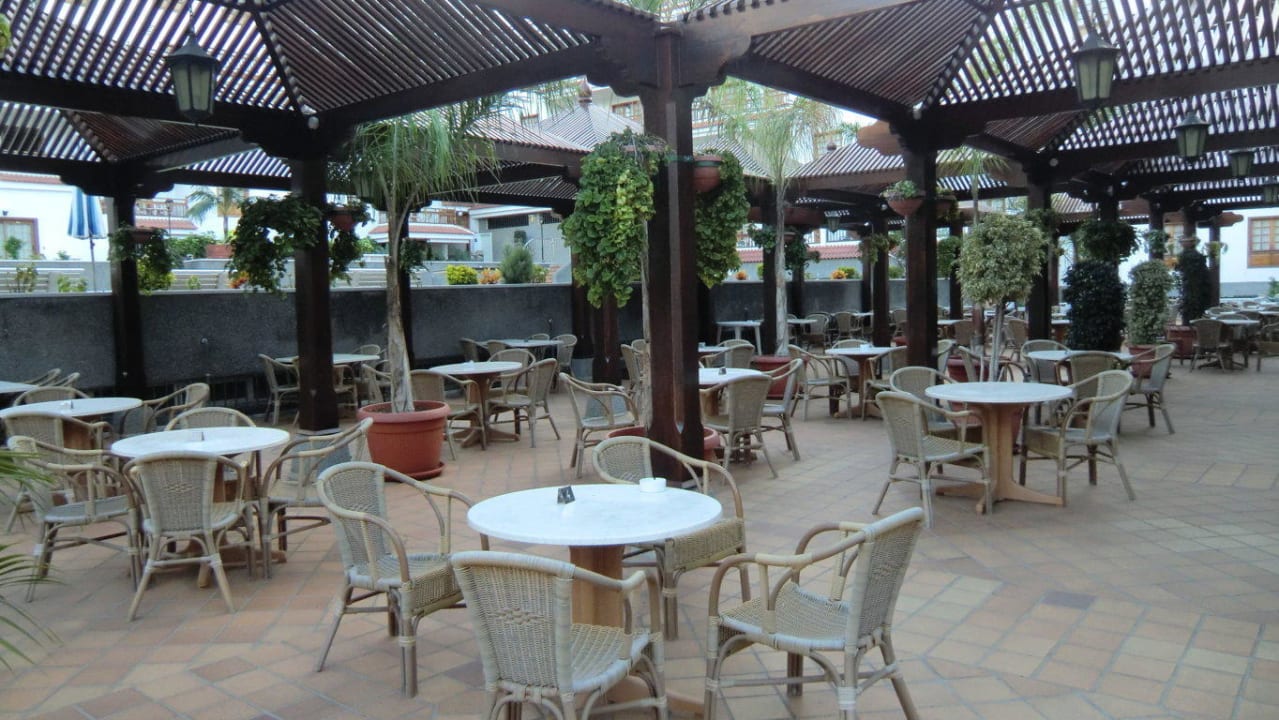 Terrasse am Speiselokal Apartamentos Casablanca
