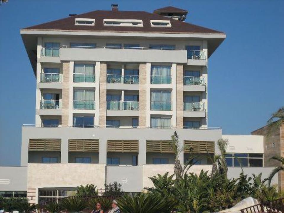 Eines der Hotelgebäude Sunis Kumköy Beach Resort Hotel & Spa