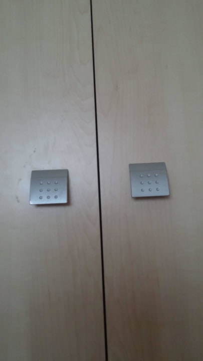 Kann man es sehen? PALOMA Perissia