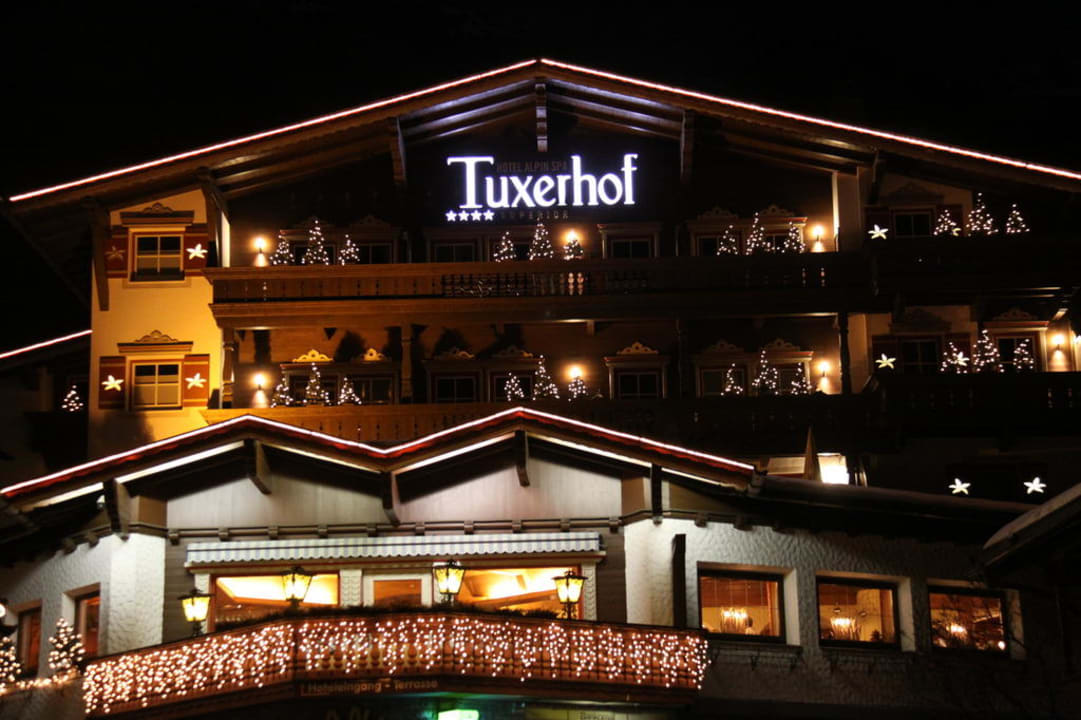 Tuxerhof by night Hotel Alpin Spa Tuxerhof