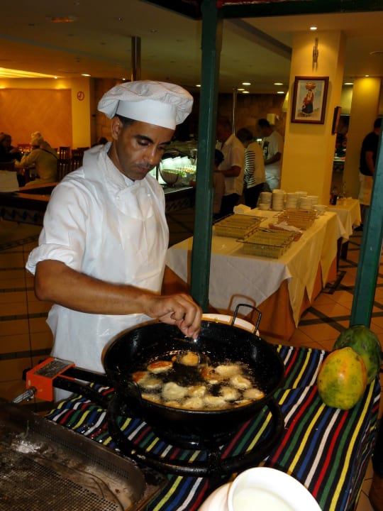 Offene Küche im Restaurant Alua Suites Fuerteventura