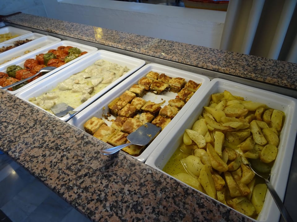 Buffet Alexander Beach Hotel & Village Resort