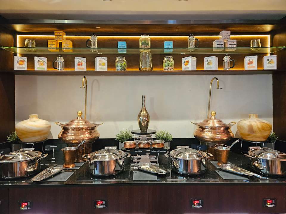 Gastro Rose Rayhaan by Rotana