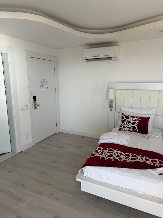 Zimmer Laguna Beach Alya Resort & Spa Hotel