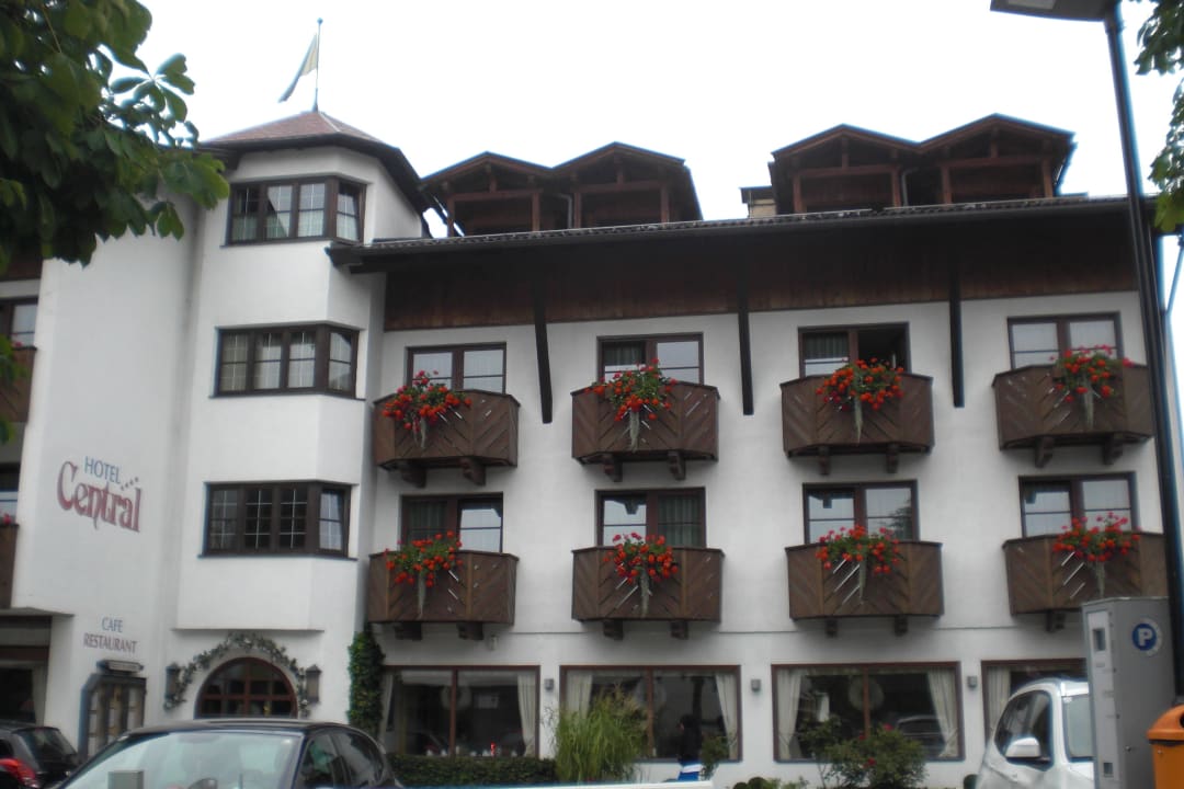 Das Hotel von der Seite Hotel Central