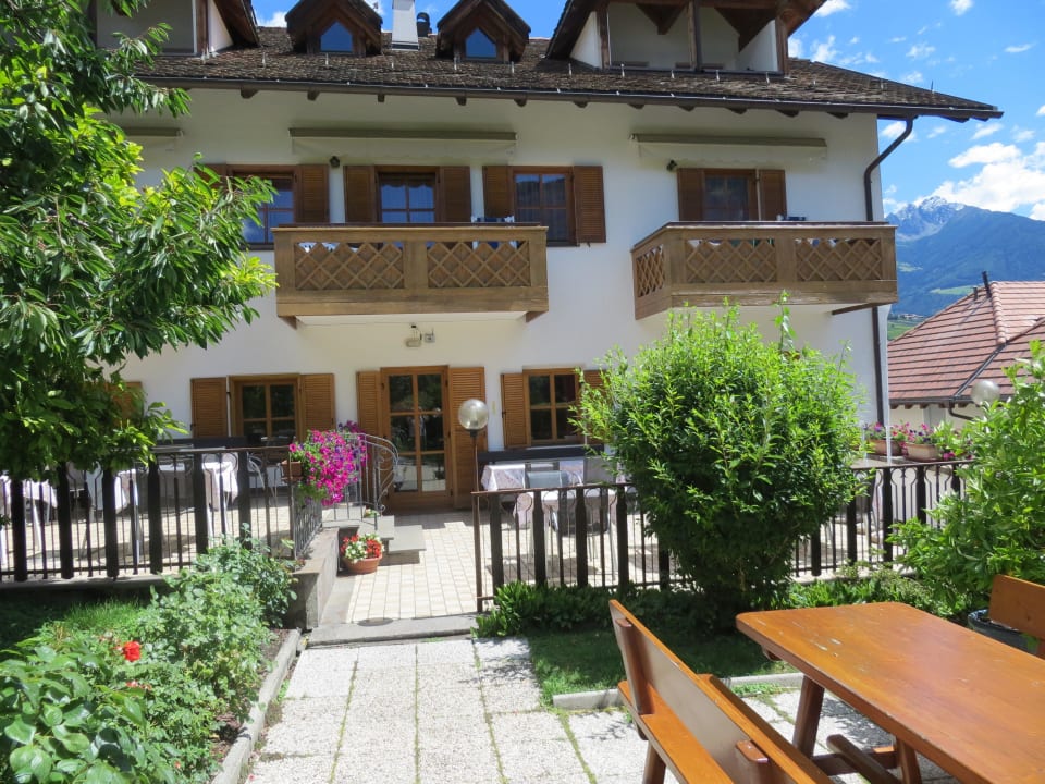 Terrasse mit Zugang zum Speisesaal Thalguter Apartments, Rooms & Breakfast