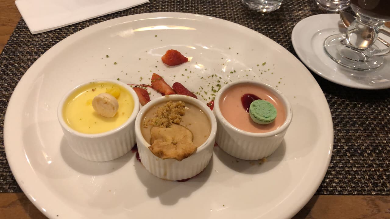 Gastro Acanthus Cennet Barut Collection