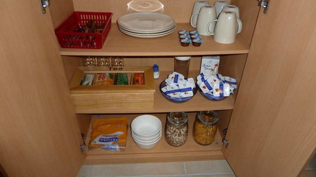 Frühstücksschrank Gästehaus Koch