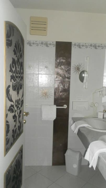 Unteres Badezimmer mit Dusche Love Suite Bergergut - Das Genießerhotel für Paare