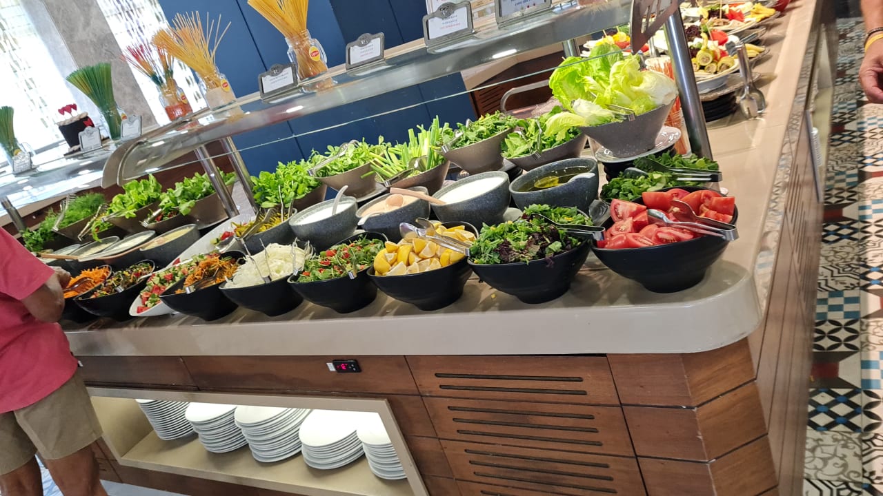 Gastro Saturn Palace Resort Hotel