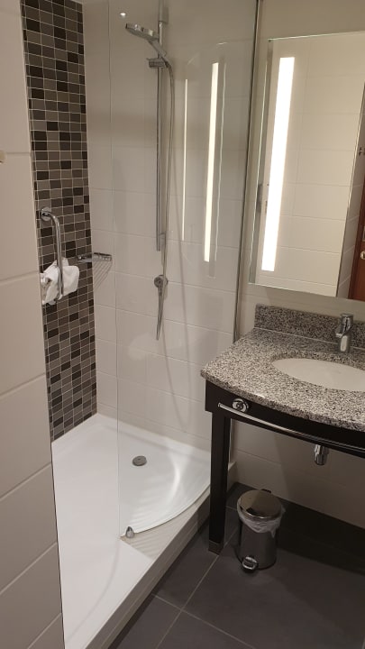 Zimmer Hampton by Hilton Hamburg City Centre