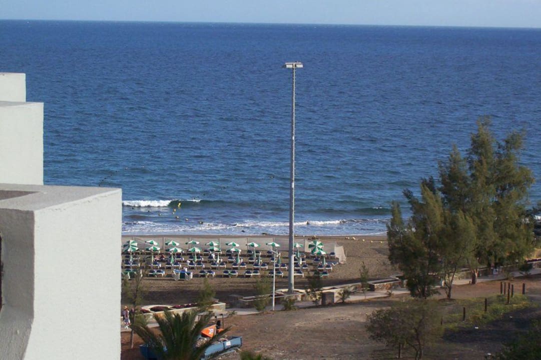 Blick vom Hotelzimmer/ Seitlicher Meerblick Corallium Beach by Lopesan Hotels - Adults only