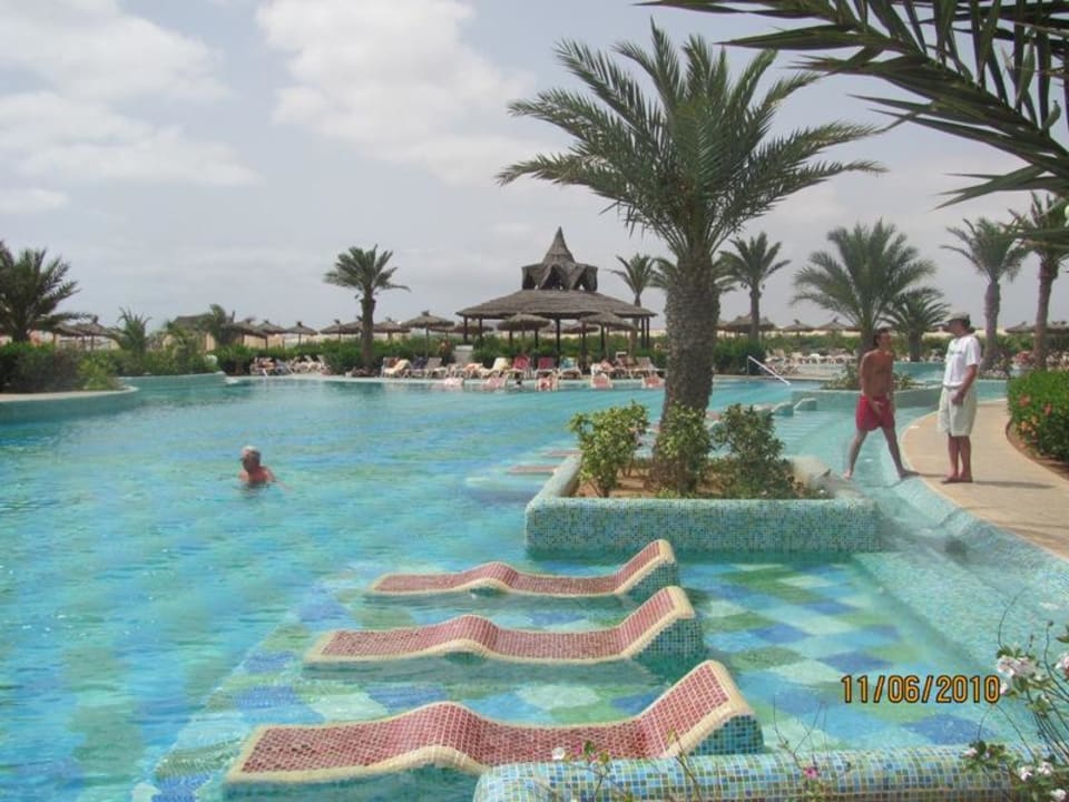 Pool Hotel Riu Karamboa