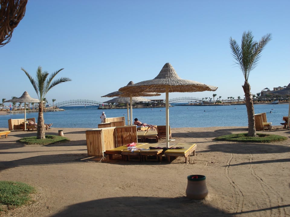 Вид на лагуну Desert Rose