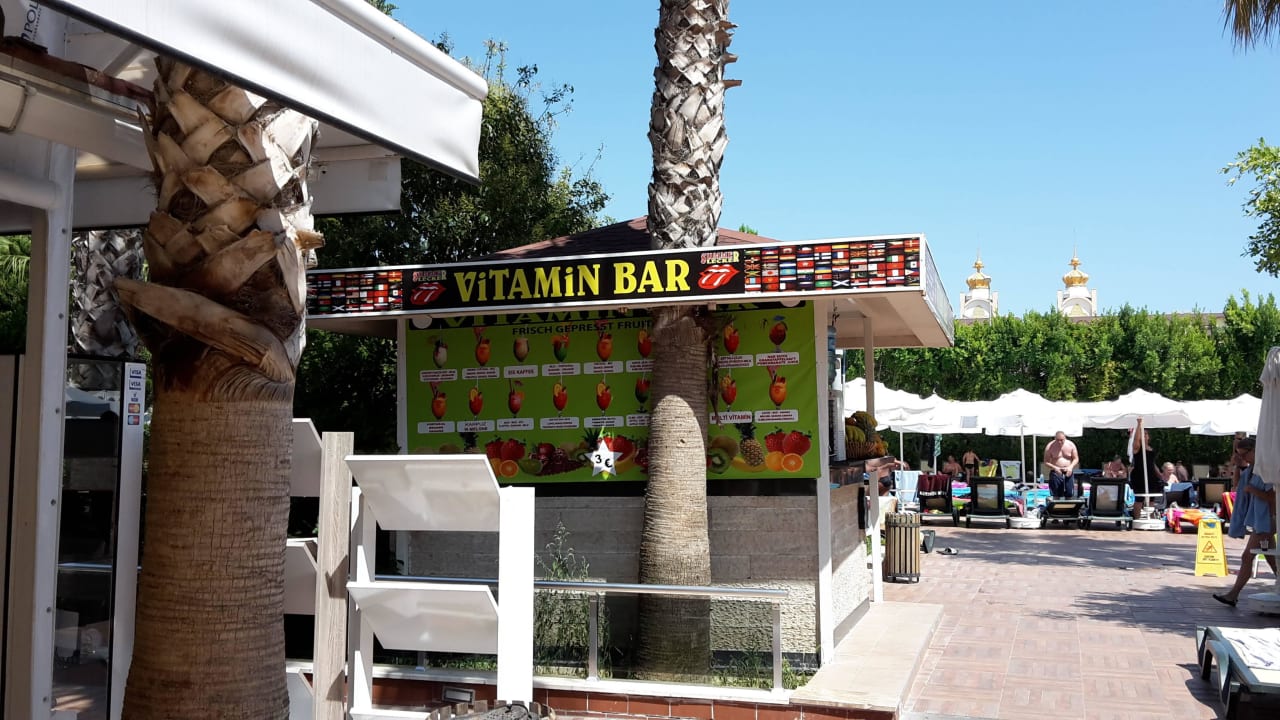 Lecker Bar super Obstcocktails Hane Family Resort