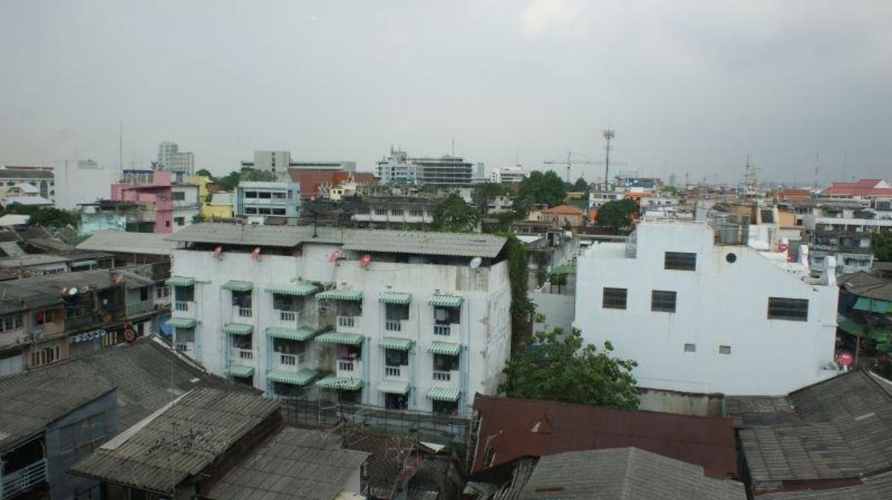 Blick über die Stadt Nouvo City Hotel