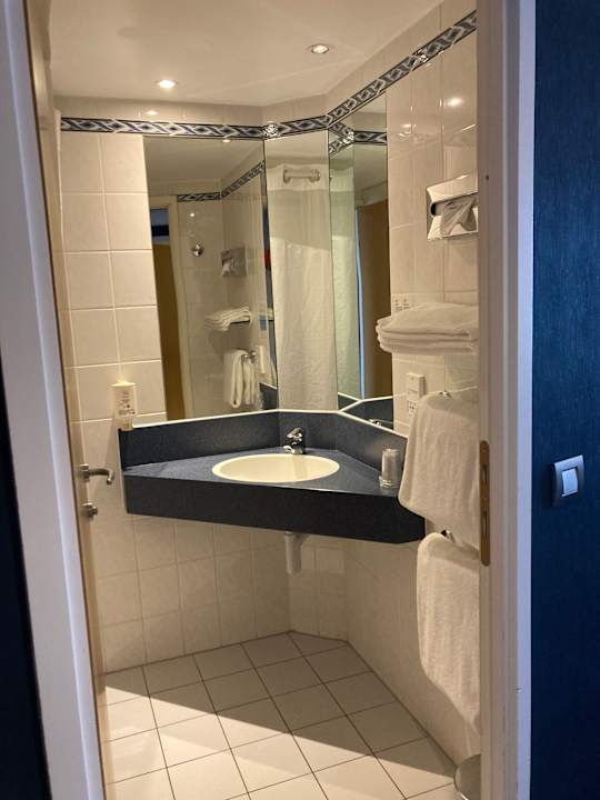 Zimmer Holiday Inn Express Genf - Airport