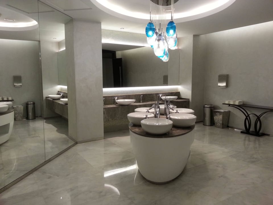 Restroom Barut Akra & Akra V