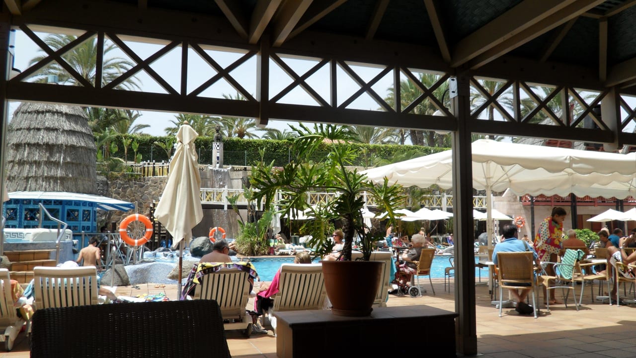 An der Bar/ Pool Abora Catarina by Lopesan Hotels