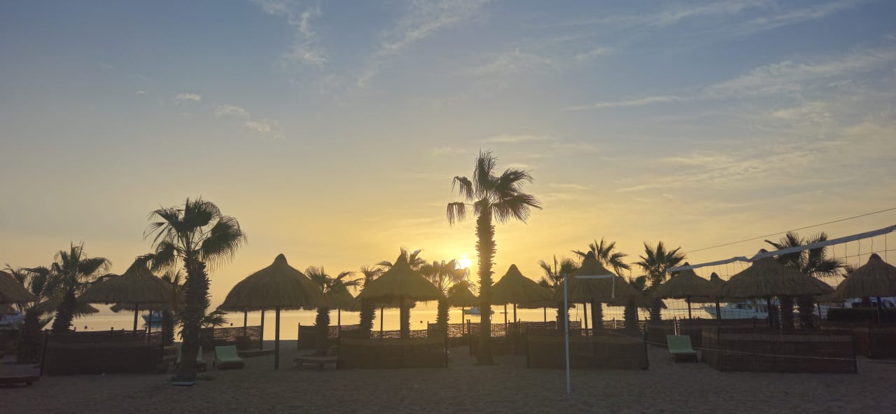 Strand Lotus Bay Beach Resort