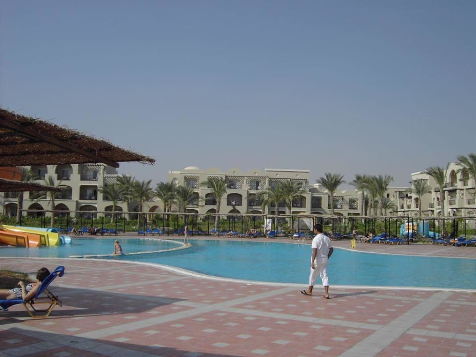 Sicht auf den Rutschenpool TUI MAGIC LIFE Kalawy