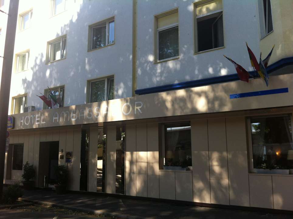 Straßenansicht Best Western Ambassador Hotel