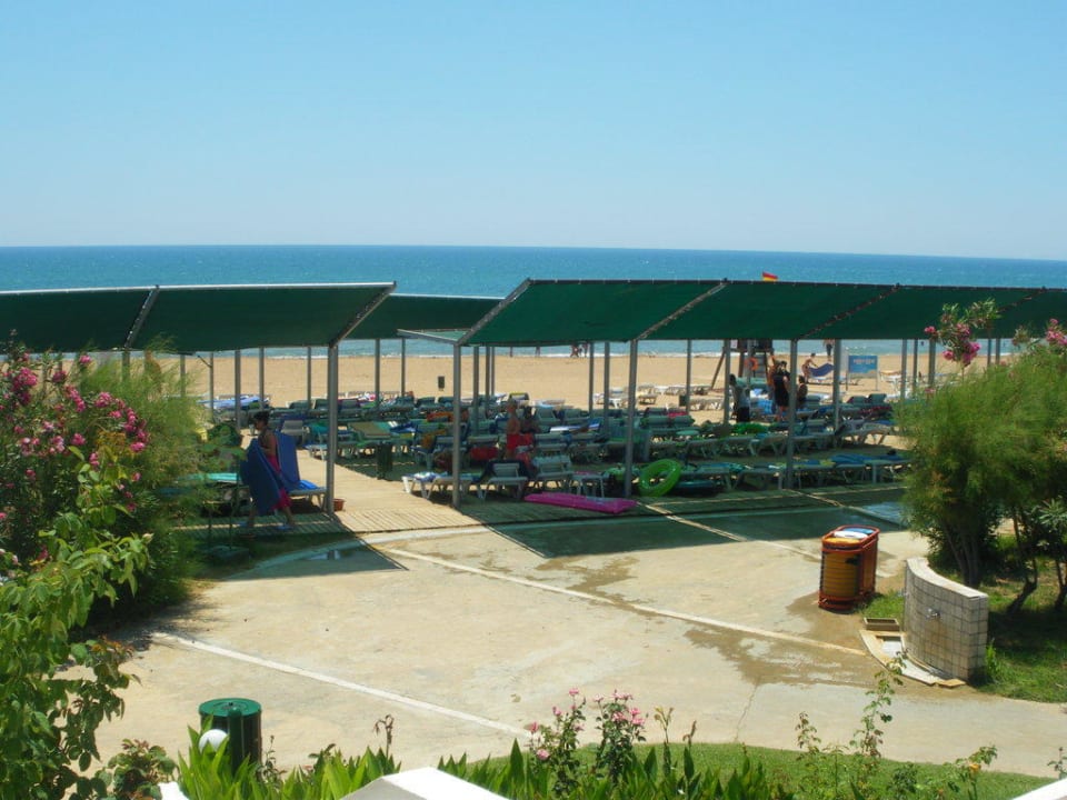 Beachbar zum Strand VONRESORT Golden Beach