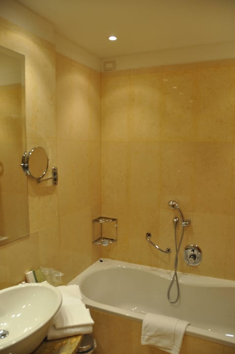 Bathroom Crowne Plaza Padova