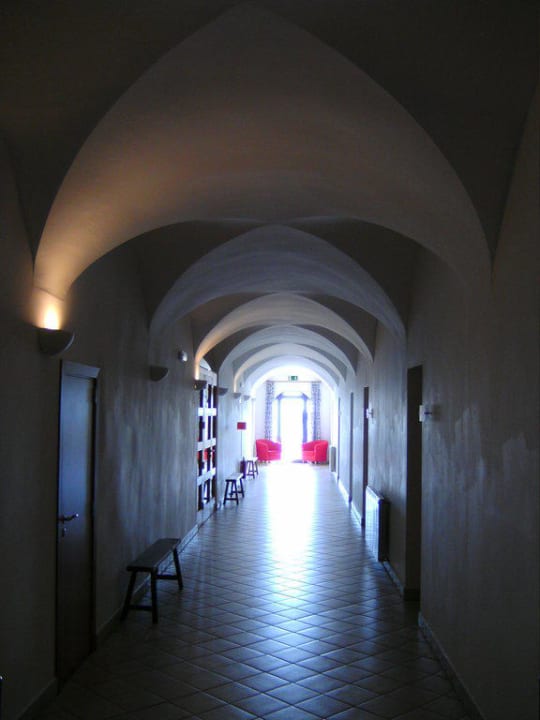 Gang zu den Zimmern 2. Stock Petit Hotel Hostatgeria Sant Salvador
