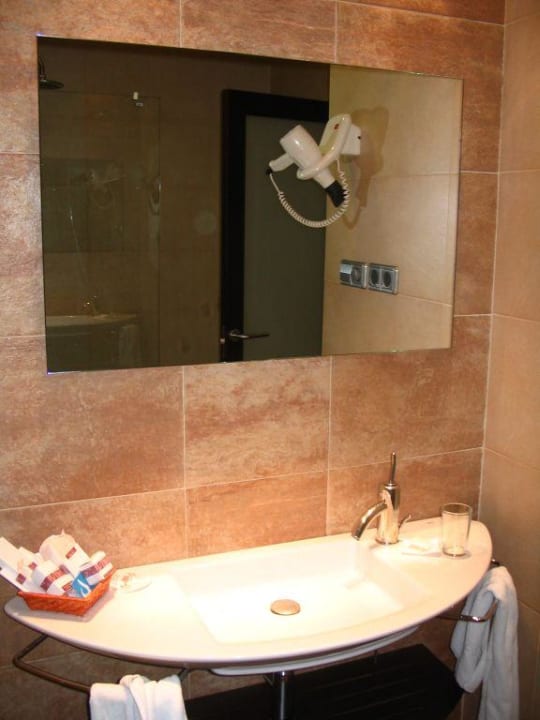 Bad AC Hotel Carlton Madrid by Marriott