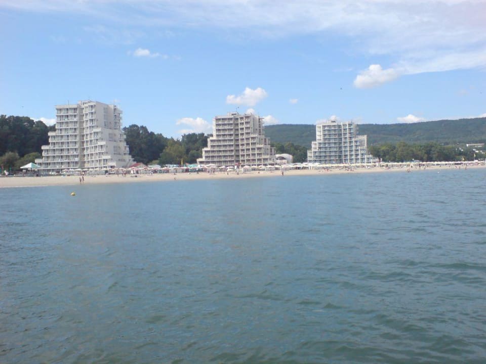 Hotels Borjana,Nona und Elitza(v.r.) Hotel Borjana