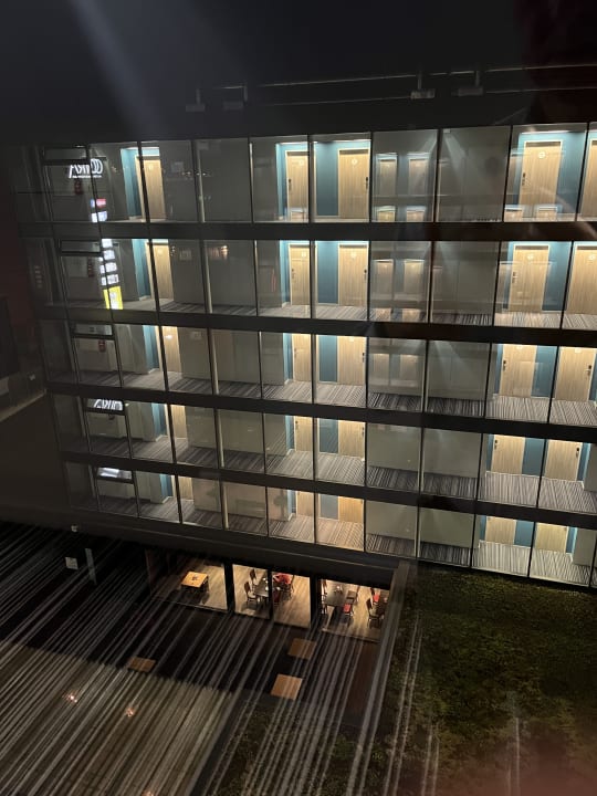 Ausblick Holiday Inn Express Zürich - Airport