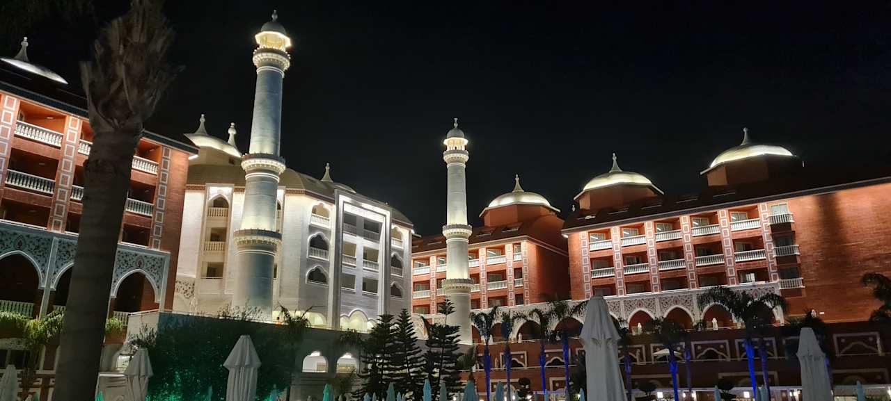 Außenansicht Royal Taj Mahal Hotel