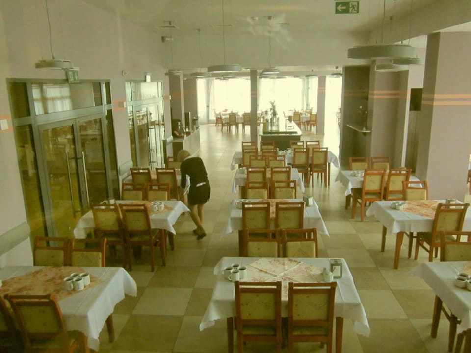 Es wird gefegt, wenn bereits eingedeckt ist Hotel NAT Swinoujscie