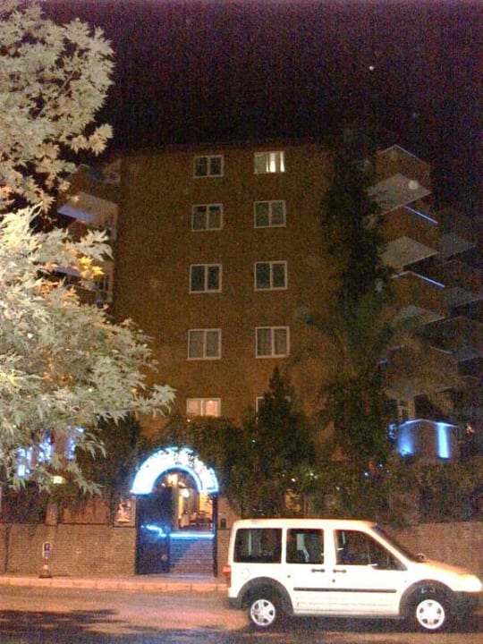 Hotel am Abend Atak Apart Hotel