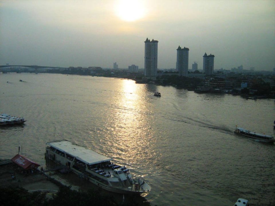 Ausblick Ramada Plaza by Wyndham Bangkok Menam Riverside