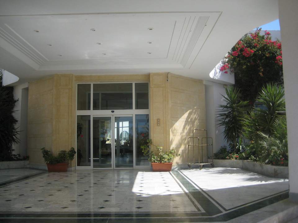 Haupteingang Hotel El Mouradi Djerba Menzel