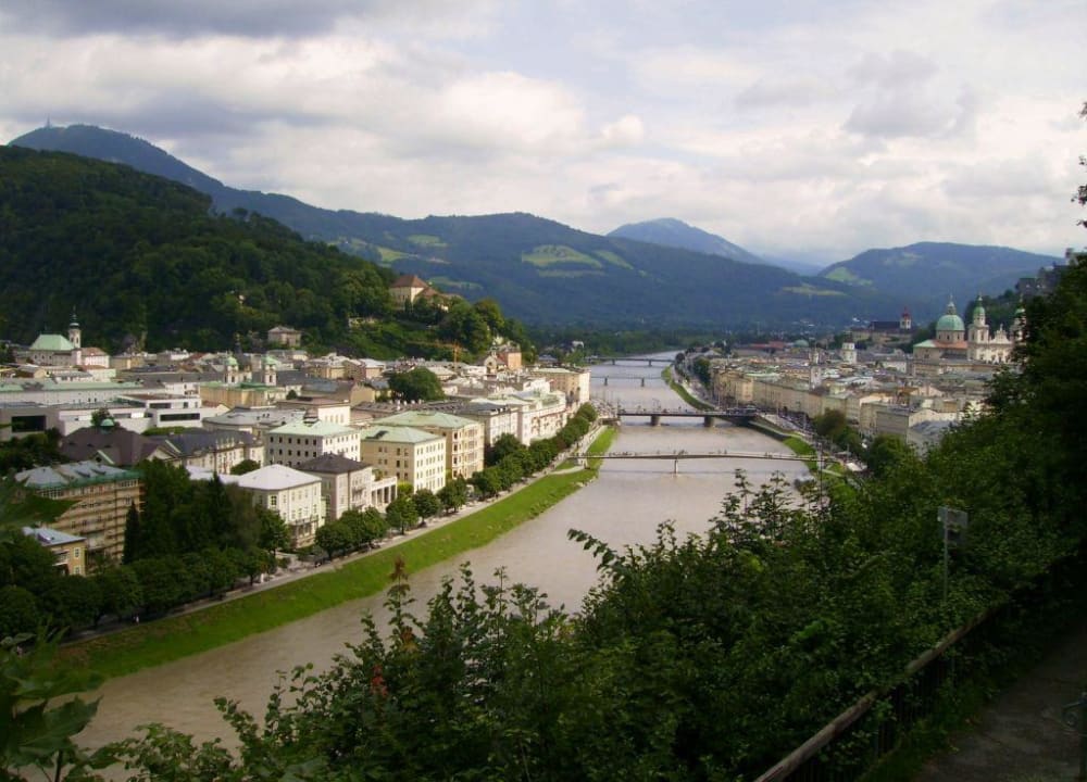 Blick auf die Stadt Hotel Schloss Mönchstein