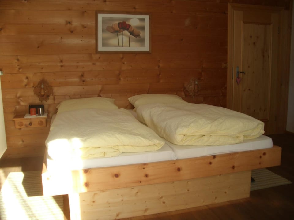Doppelbett Gästehaus Goldhofer zum Bockweber